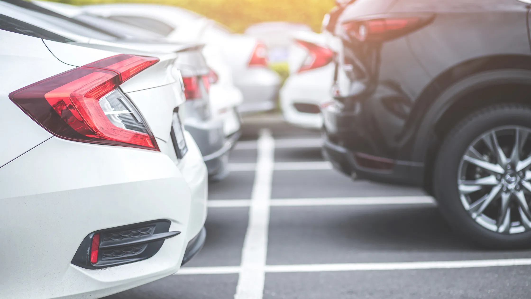 Carros elétricos vs carros a combustão interna: são vendidos da mesma forma?